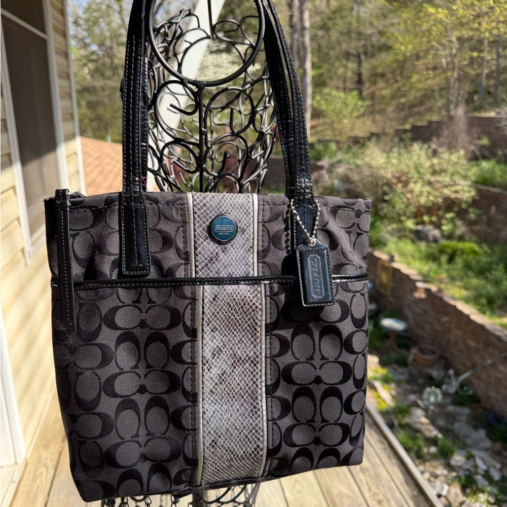Coach Signature Stripe Tote with‎ Snakeskin Accent – Black & Gray 🖤🐍